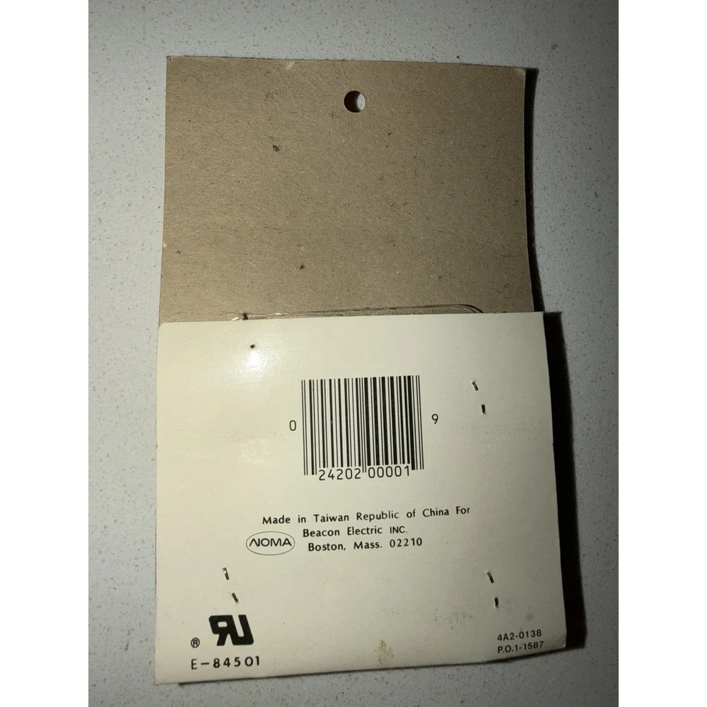Vintage Noma Flame Tip Bulbs 120v C7 Socket 3 Pack Cat No. 1080 Taiwan Holiday